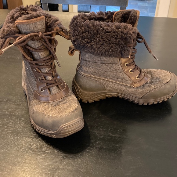 UGG Adirondack Vibram Waterproof Wool-Lined Lace-Up Boots Brown Women’s 7 - Picture 1 of 9